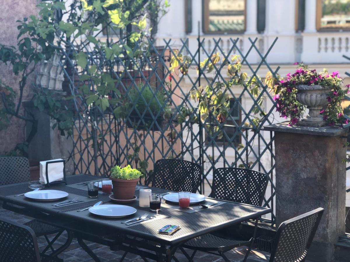 Giuturna Boutique Hotel Rome Bagian luar foto